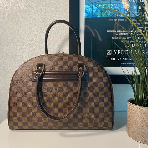 Louis Vuitton Damier Ebene Nolita COA - Picture 1 of 16